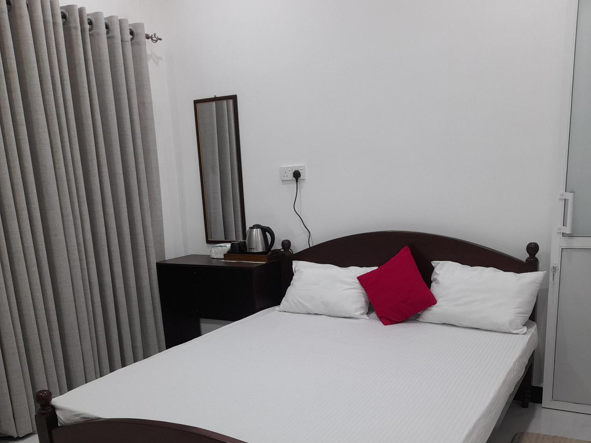 Ella Thenulya Hotel ภายนอก รูปภาพ
