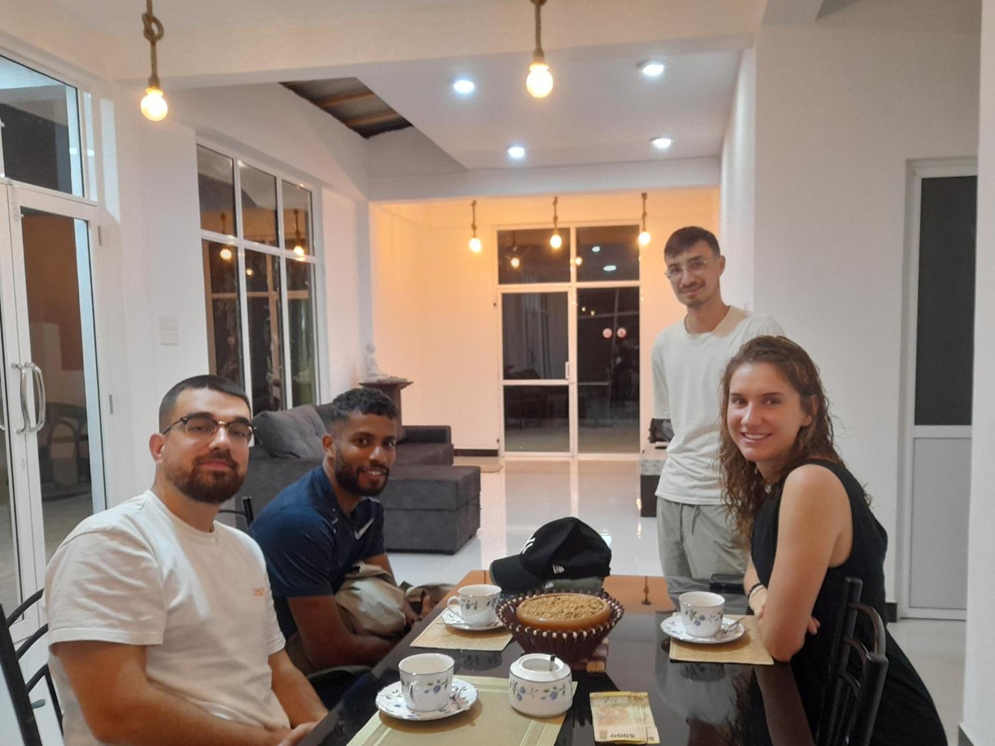 Ella Thenulya Hotel ภายนอก รูปภาพ